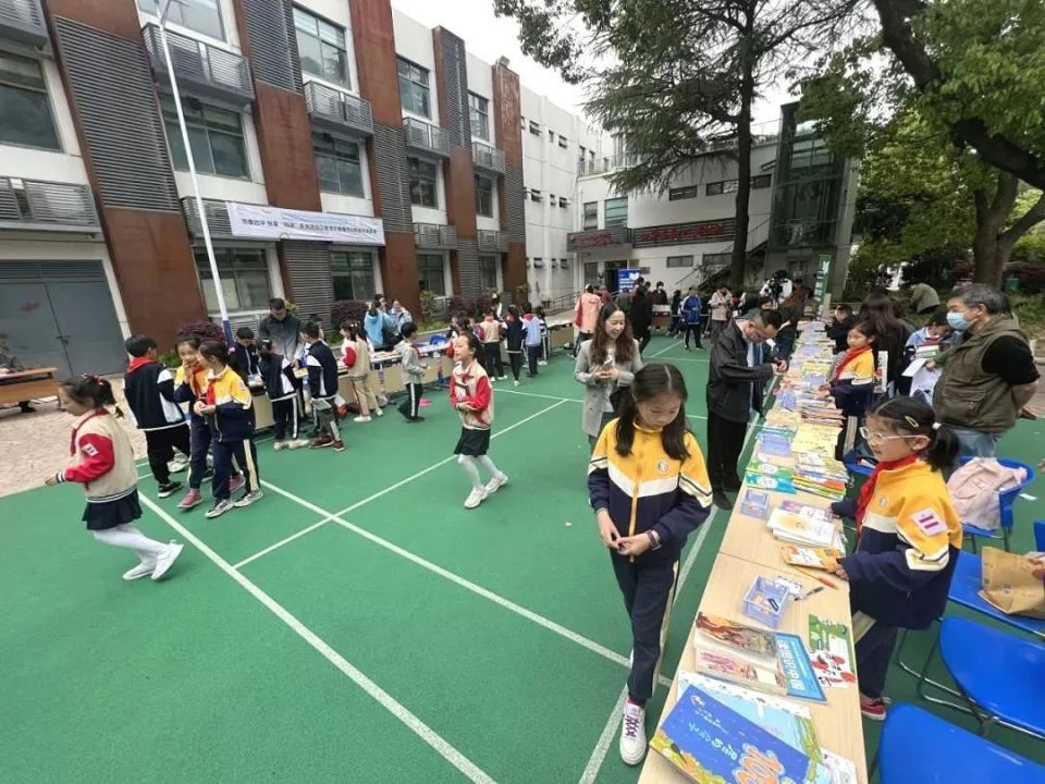 细致回应"一米高度"需求,在杨浦,娃娃们这样收获多彩童年