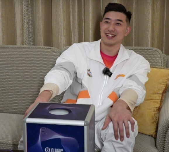 直播吧在现场丨吴冠希:偶尔才看社媒评论 婚后关注生活上的较多_腾讯