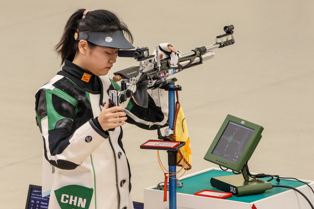 射击——中国选手包揽女子10米气步枪个人比赛冠亚军