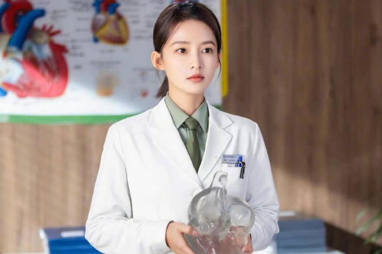 马思纯在《你是我的城池营垒》中扮演的是神经外科医生米佧,尽管角色