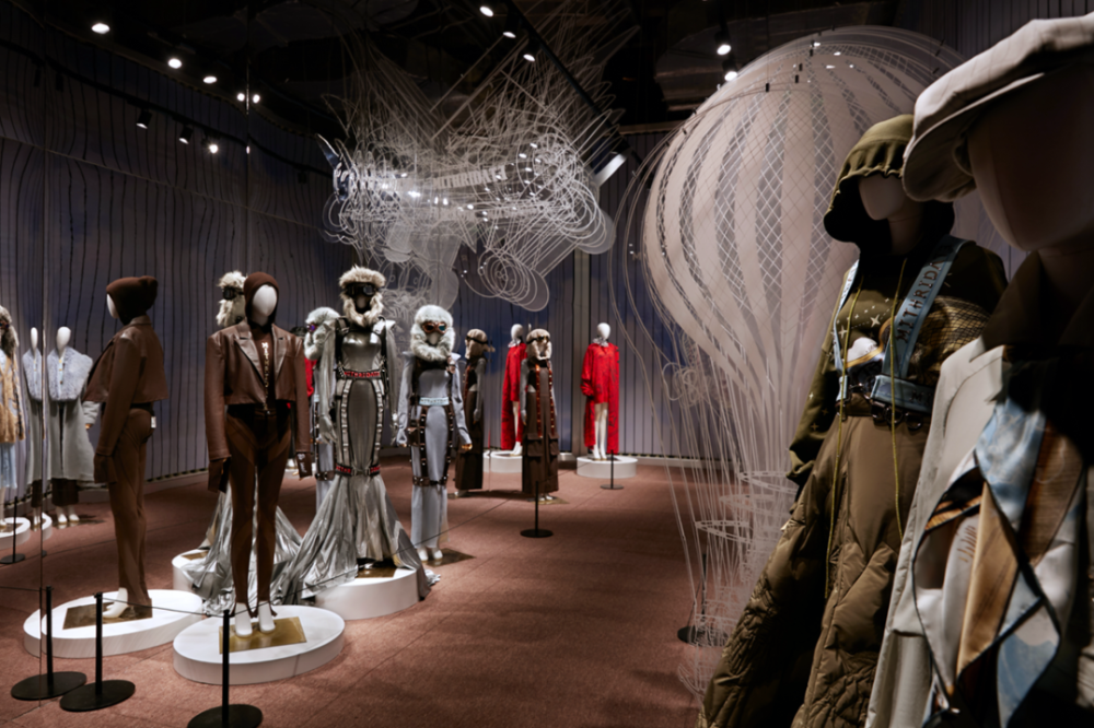 这一伦敦先锋时尚品牌国内首个舞台高级定制服装展亮相锦沧文华