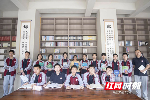 株洲市南方中学12名学生获全国中学生生物学联赛省级奖项