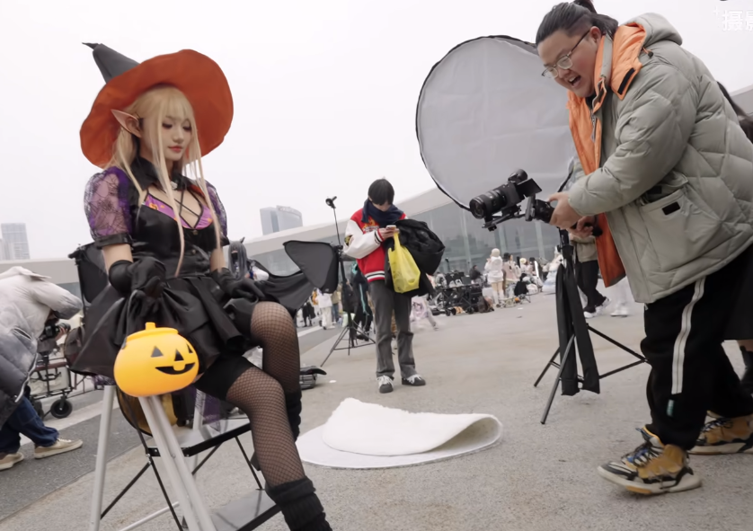 漫展上摄影师真不需要技术大部分妹子会主主动搭讪设备越贵待遇越好