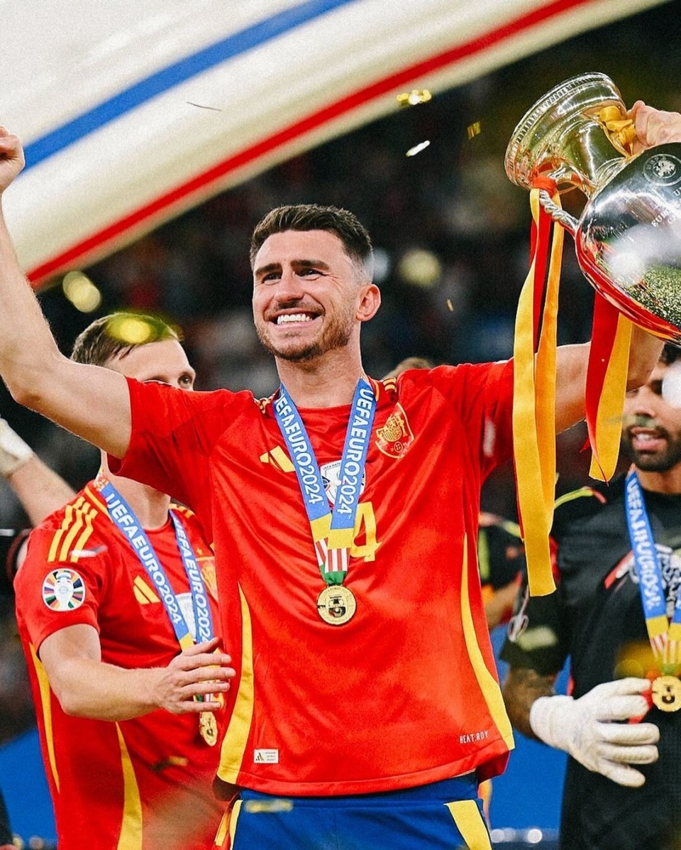 帮助西班牙第四次拿下欧洲杯冠军,拉波尔特发文:令人难忘