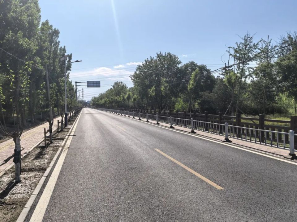 "便捷公路"打通乡村振兴 "双车道"