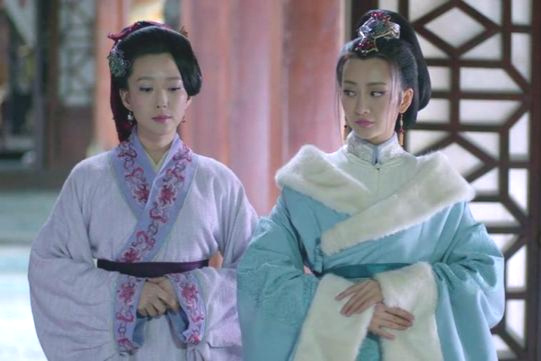 金丰：曾是中戏校花，出道多年却不火，如今凭借《长相思》出圈_腾讯新闻