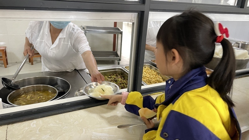 仁怀三合镇:"吃得饱"更要"吃得好" 学生"营养午餐"提质升级