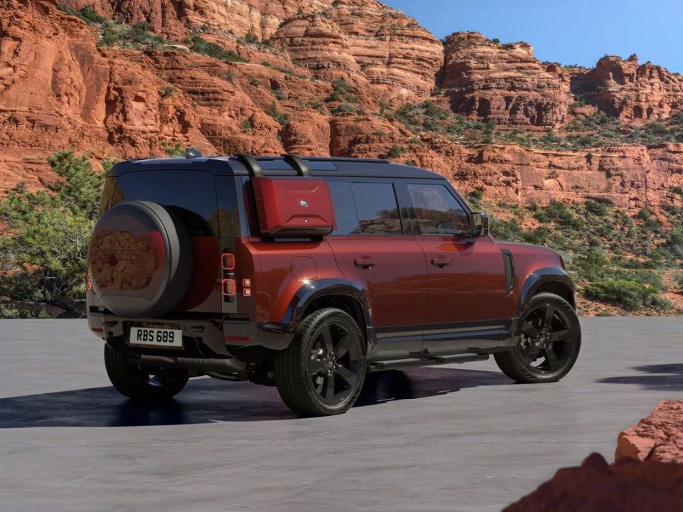 "越野方盒子本尊",新款路虎卫士发布,增加新动力新配置_腾讯新闻