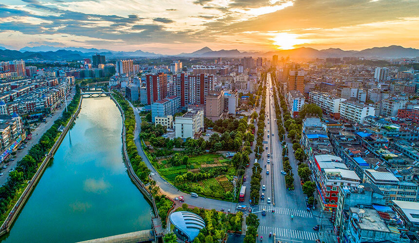 湖北省咸宁市通山县紧扣高质量发展这个首要任务,主动在省,市发展战略