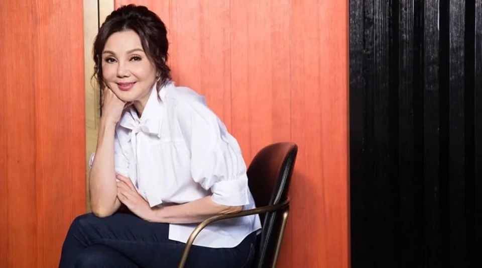 66岁香港贵妇离婚28年依旧站c位!生5子拿天价分手费,和前婆婆亲如母女