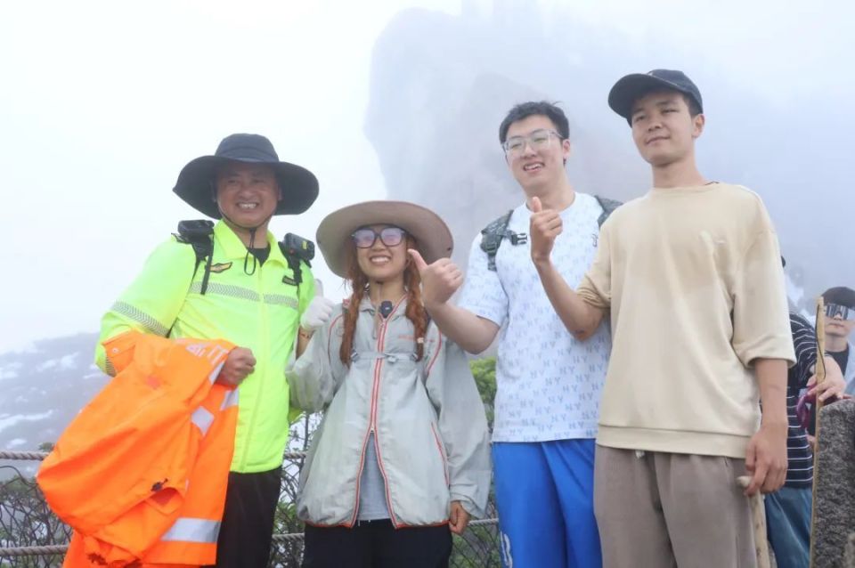 【大黄山365】天都峰"发哥":我们都是"迎客松"