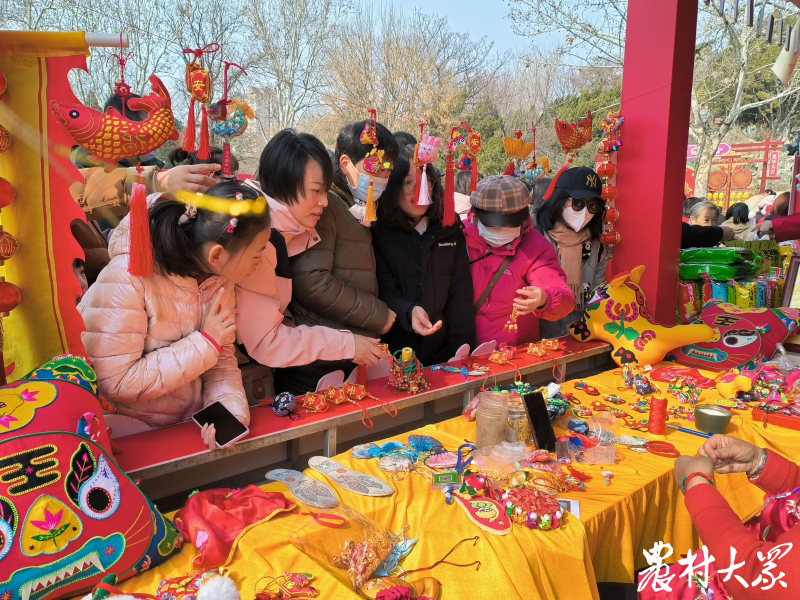 济南大明湖春节庙会图片