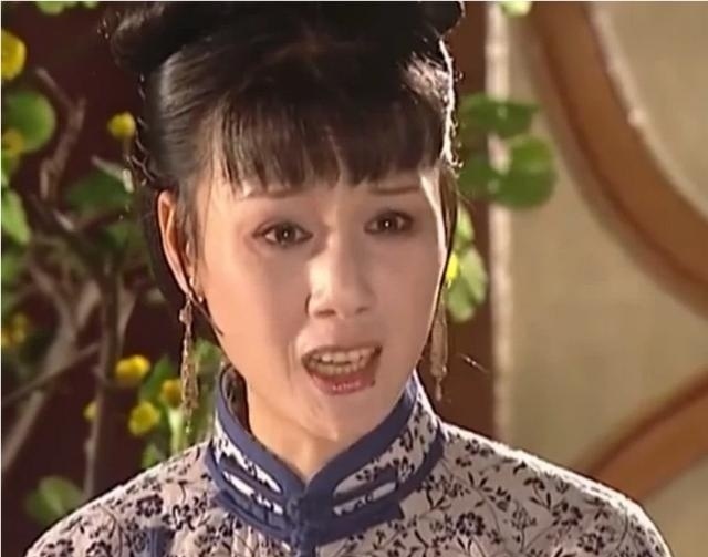 在《康熙王朝》中，作为康熙最宠爱的女人，容妃为何被马桶砸死？_腾讯新闻