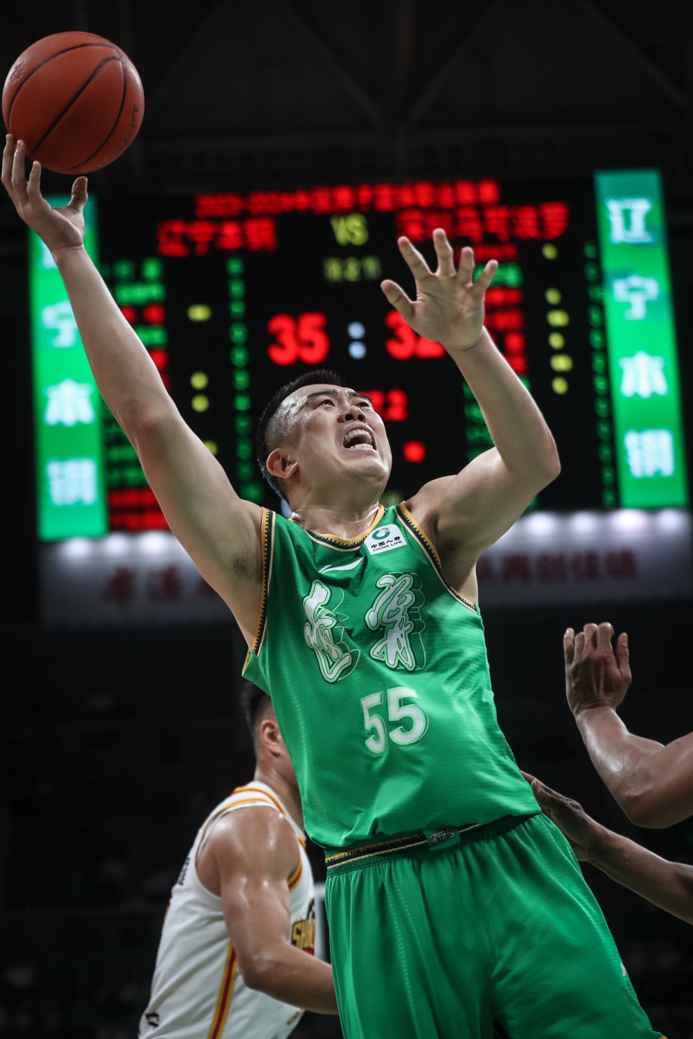 篮球cba常规赛辽宁本钢胜深圳马可波罗