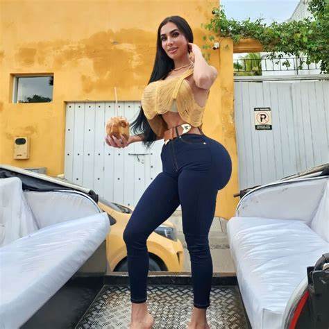 34岁翻版卡戴珊死于整容手术家属伤痛欲绝网红们纷纷悼念