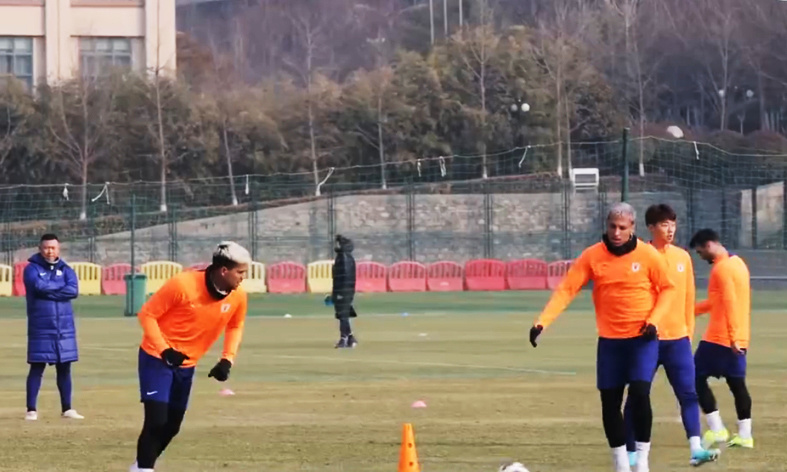 引毕津浩卖掉拜合拉木老崔操作太骚了不续约克雷桑鸡