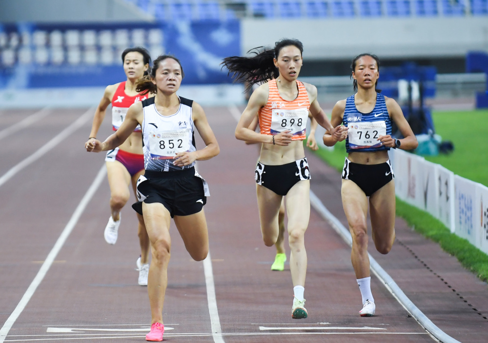 体育田径全国冠军赛女子800米预赛赛况