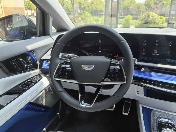 北京车展上市凯迪拉克iq傲歌内饰首发