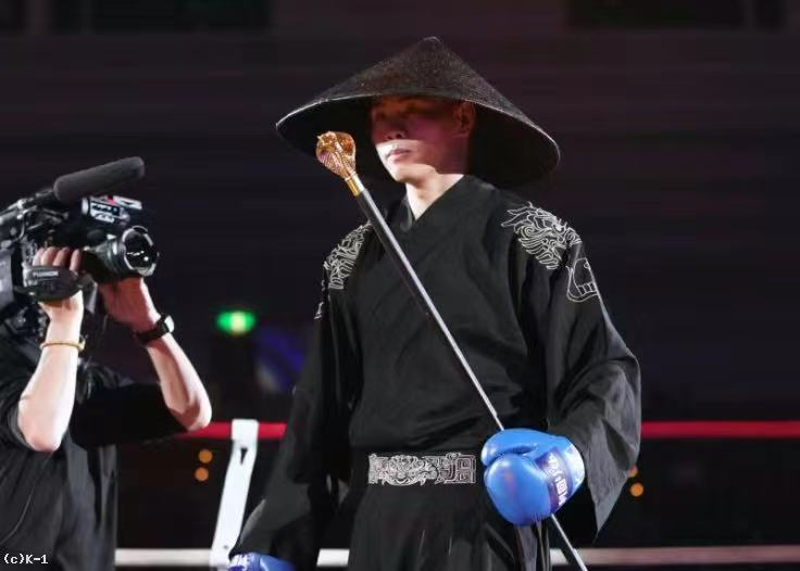 2024八人赛的资格赛,首轮比赛中他战胜帕斯卡·施罗斯进入八人名单