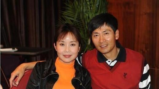 陆剑民:一封信定情,娶西北歌后胡月,结婚33年浪漫依旧_腾讯新闻
