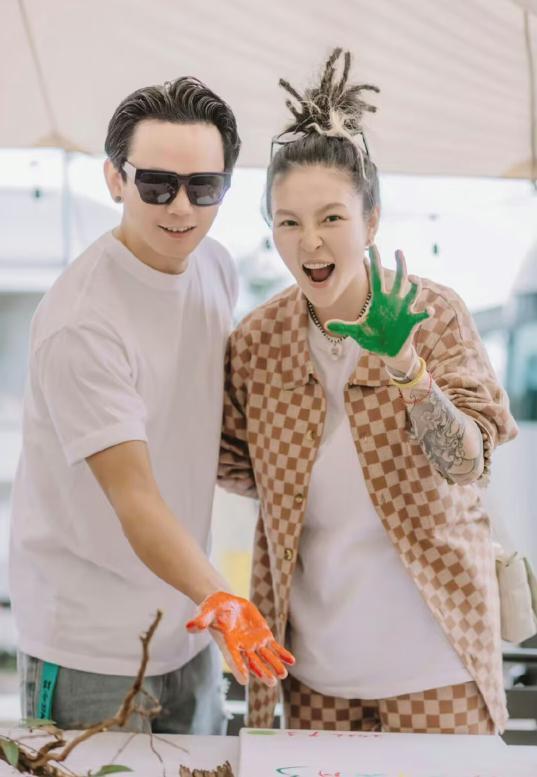 汪峰悼念张恒远几天前得知他状况心痛不已知情人透露毕夏现状