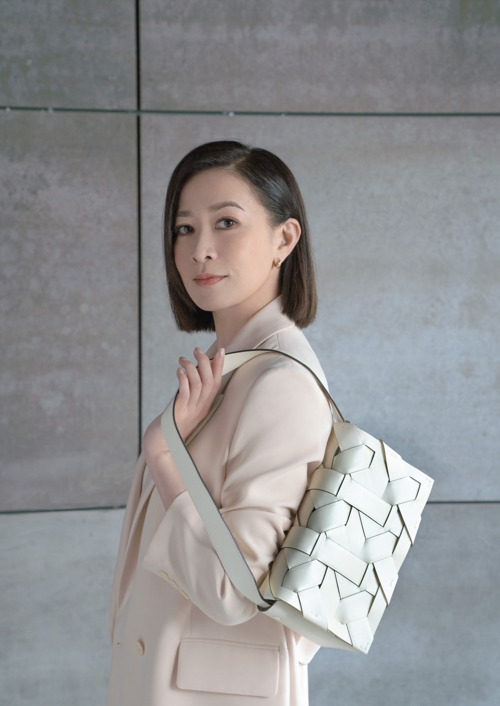 织就新序,跟随佘诗曼看"创意科技"走进制包全程_腾讯新闻