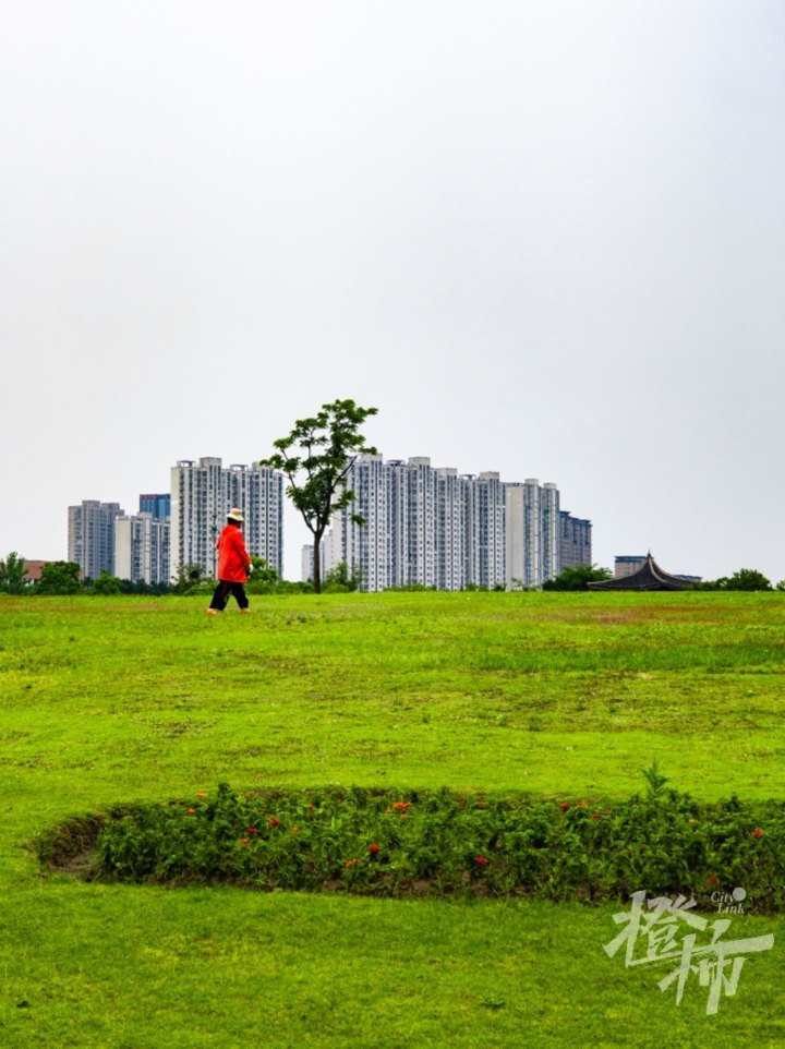 之所以叫皇坟山,是一个很大的误会.