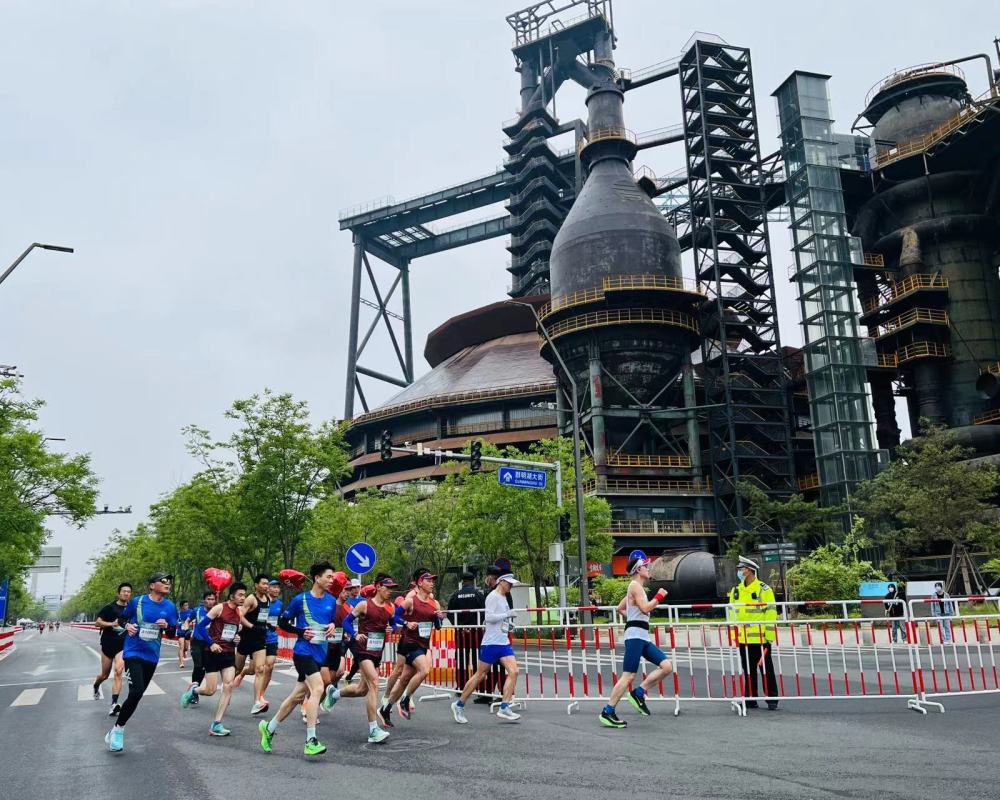 樂享濱水運動,重溫北京冬奧會火炬接力路線,收穫難忘的跑馬體驗