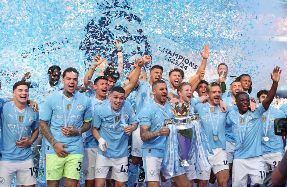 曼城3比1轻松拿下,最终夺得本赛季英超联赛冠军,并实现史无前例的英超