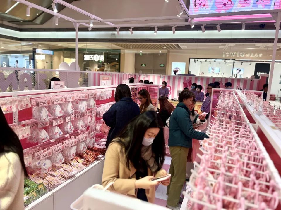 ZANMANG LOOPY赞萌露比官方快闪店全国首站来静安啦_腾讯新闻
