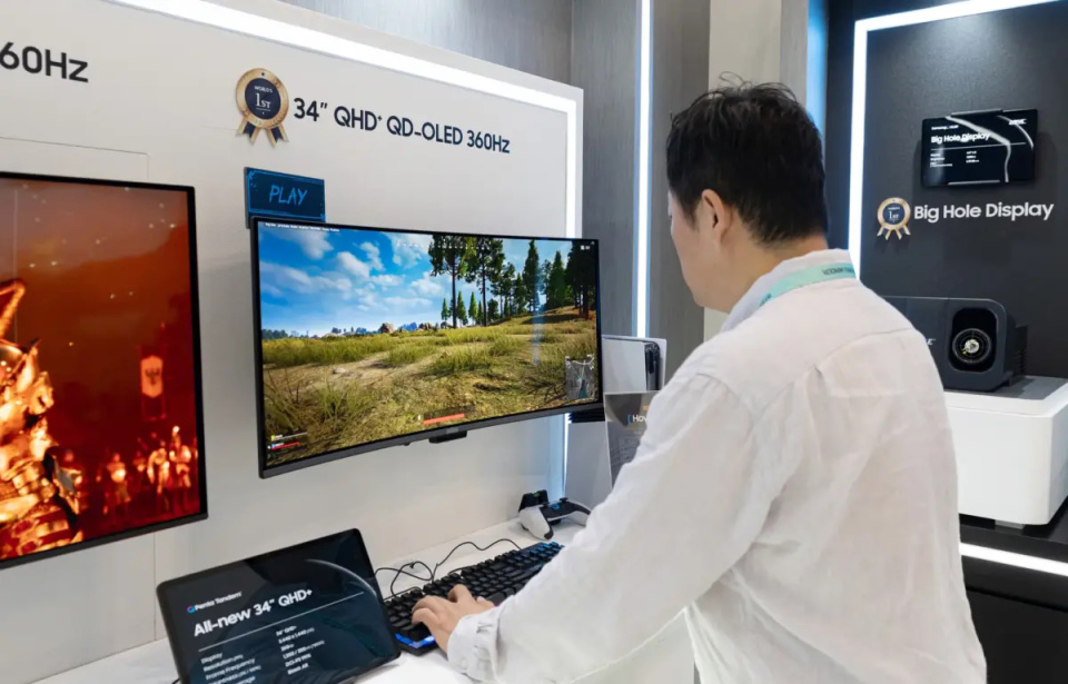 刷新率突破240Hz：三星发布全球首款16英寸300Hz OLED笔记本面板