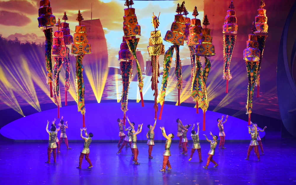 石家庄:杂技盛宴 精彩纷呈_腾讯新闻