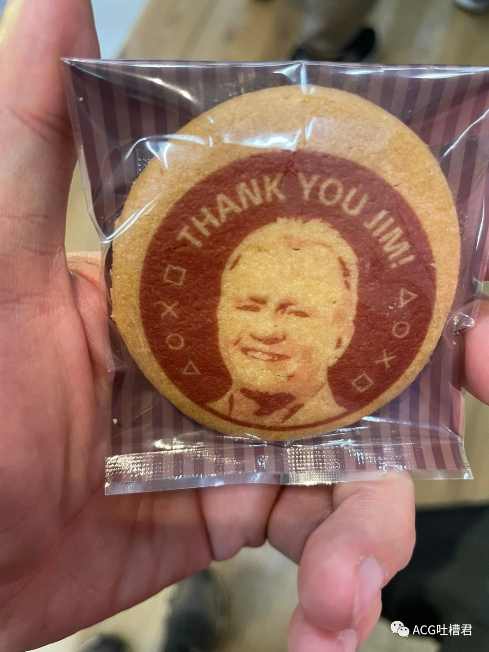 索尼CEO吉姆退休获赠初代风格定制PS5，“内鬼”三十年骚操作盘点-腾讯新闻