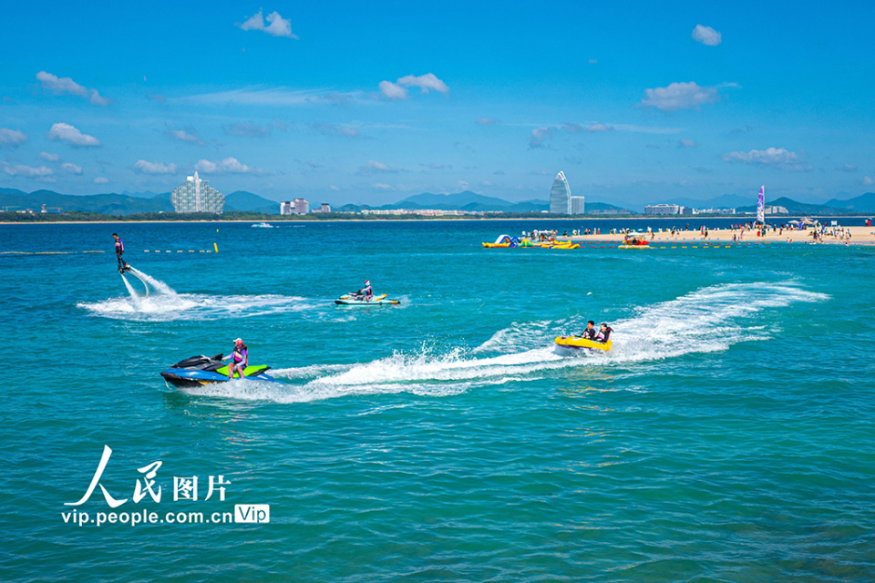 海南三亚秋冬海岛游升温蜈支洲岛人气旺