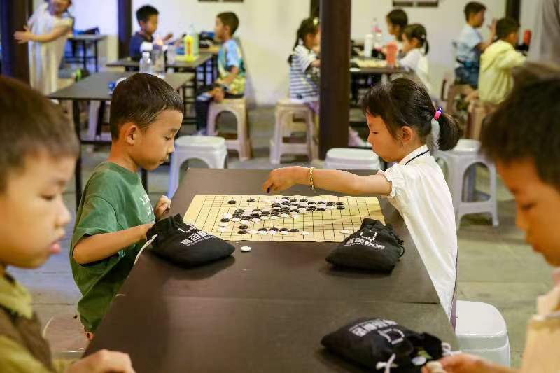 传承育新苗,第九届"育苗棋语"杯上海市少儿围棋大赛在醉白池公园举办