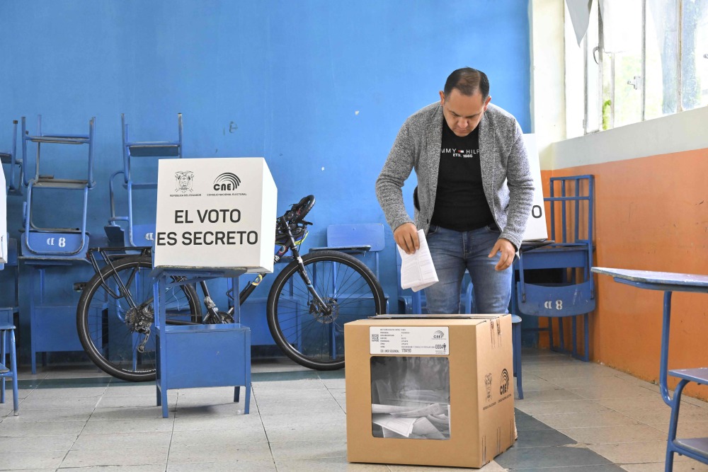 厄瓜多尔公投同意加强治安