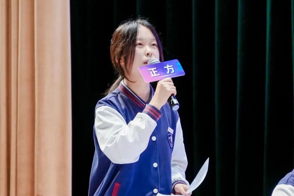 经过了初赛,复赛,半决赛的激烈比拼,格致中学,上外附