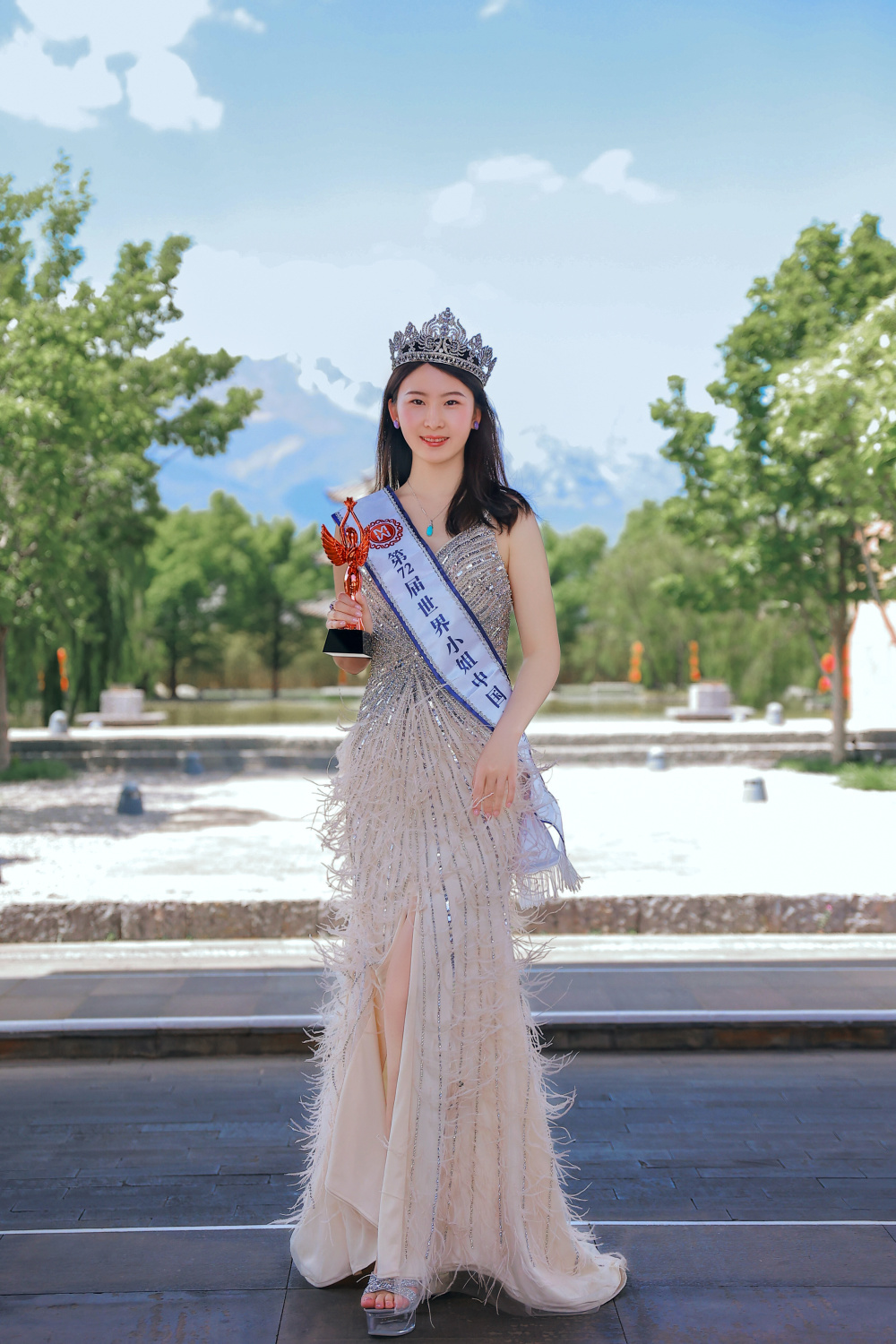 第72届世界小姐中国区总决赛落幕天赐集团公司员工代表重庆斩获季军