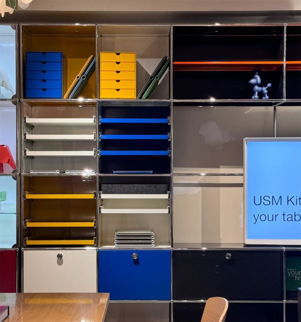 周雨彤在大连的家：满屋usm柜色彩太明艳，这样个性的家你喜欢吗？_腾讯新闻