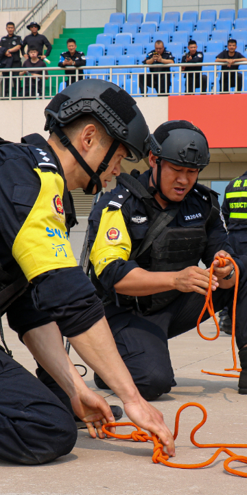 "帅"就一个字!直击特警超燃比武现场