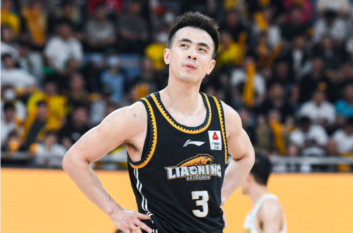 赵继伟21 9完美控局压吴前 让郭艾伦可继续养伤