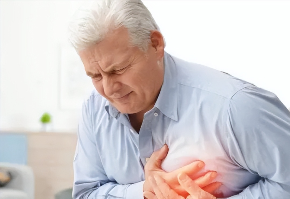 医生解剖多例"猝死者",发现猝死规律:易猝死的人有3个共同点_腾讯新闻