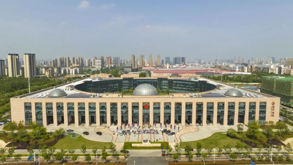 67张红文出席国轩高科第十三届科技大会并致辞