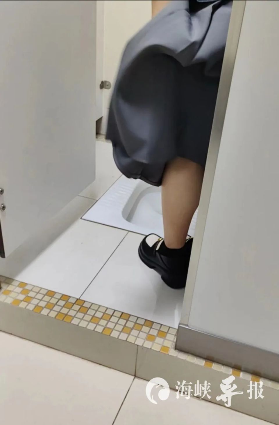 厦门火车站公厕遭多名旅客"吐槽":受不了这个