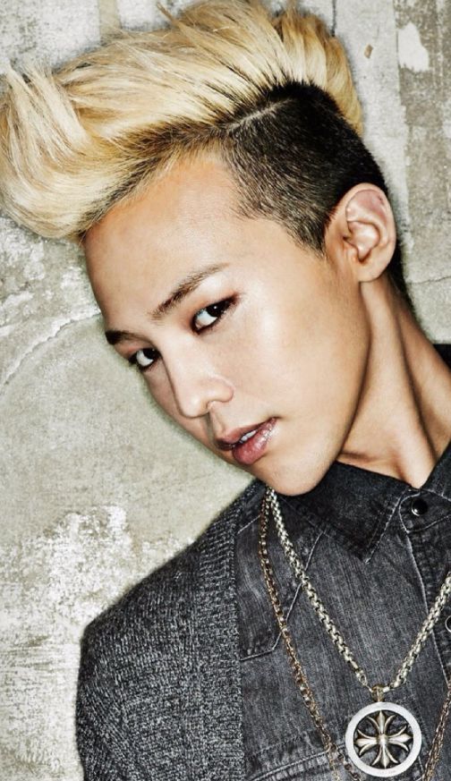 权志龙机场异常举止引发热议,昔日偶像疑似陷入毒瘾危机?