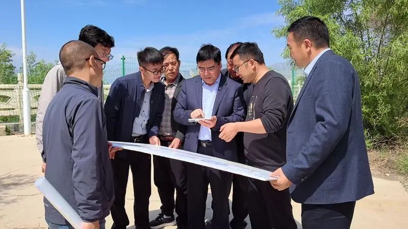 5月8日,县委副书记,县长马良佐调研盛世滨湖旅游区