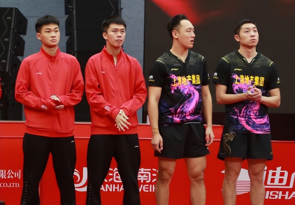 徐晨皓再次担任陪练 入选国乒11年默默奉献 获马龙许昕称赞_腾讯新闻