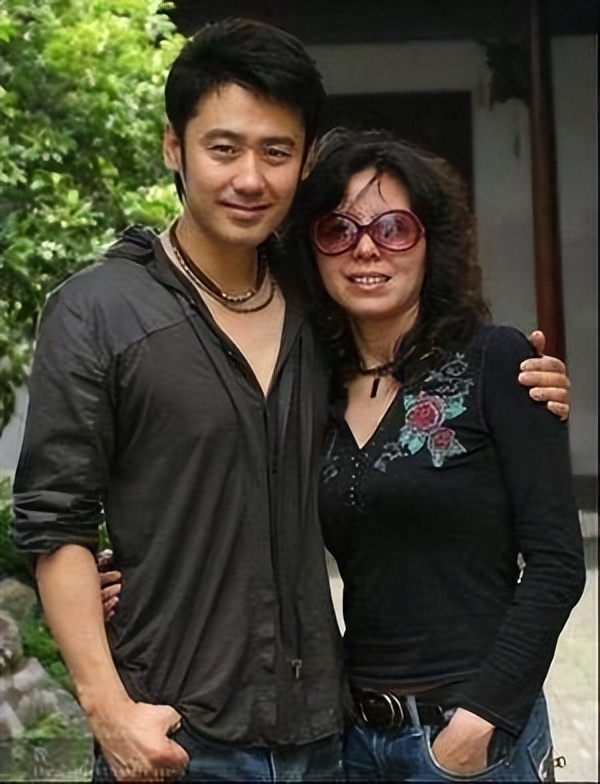 吴秀波儿子劈腿还家暴是上梁不正下梁歪还是青出于蓝而胜于蓝