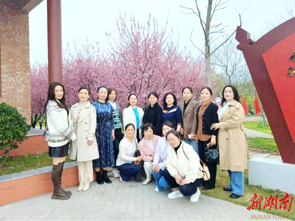 梅花园内心飞扬——安乡县卫生健康局组织"三八"国际劳动妇女节踏青赏