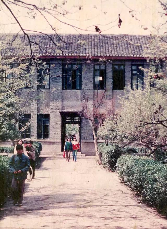 30年前的学校图片